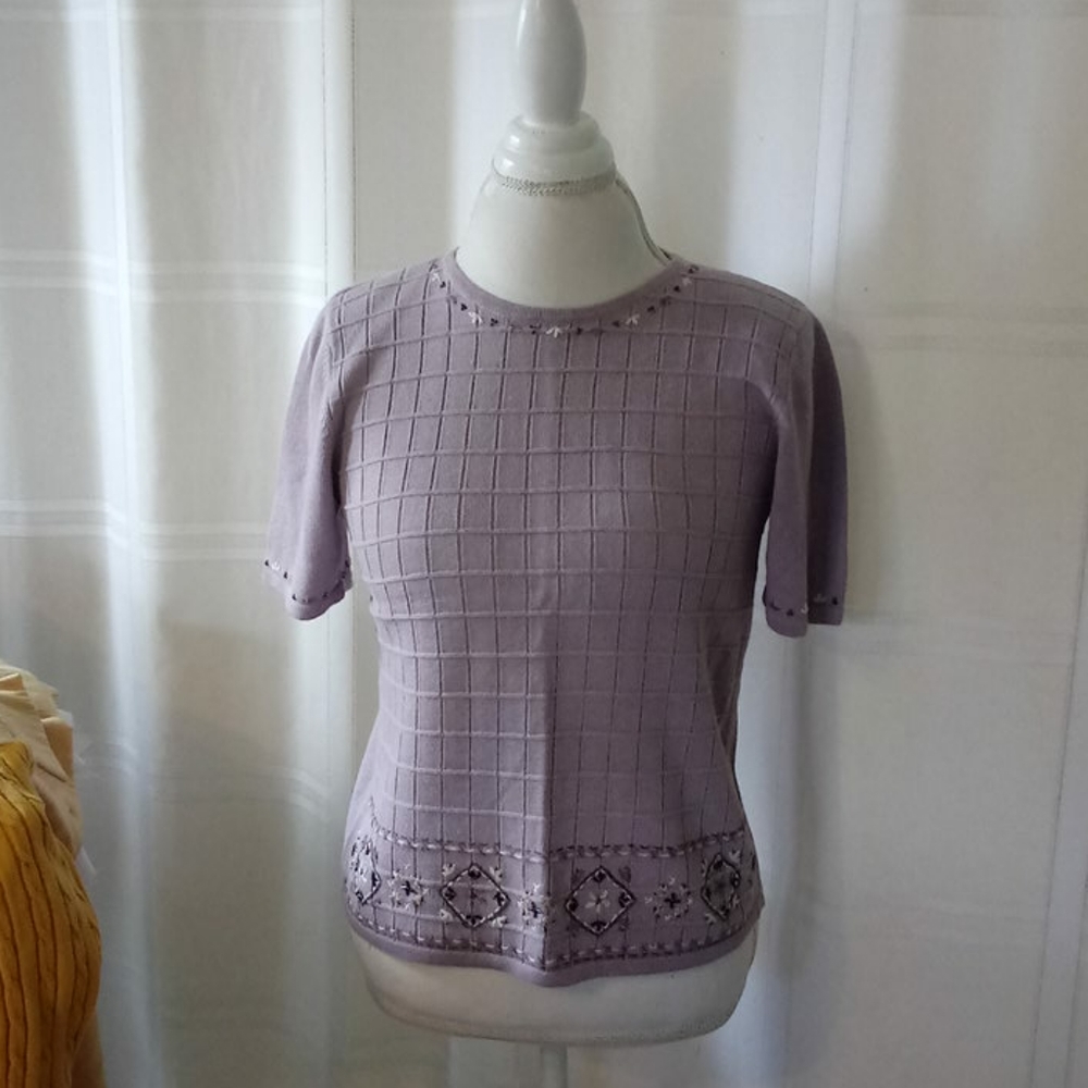 Short sleeve sweater